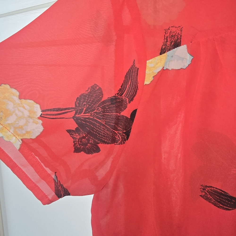 Floral Red Button-Up Blouse - Picture 4 of 5